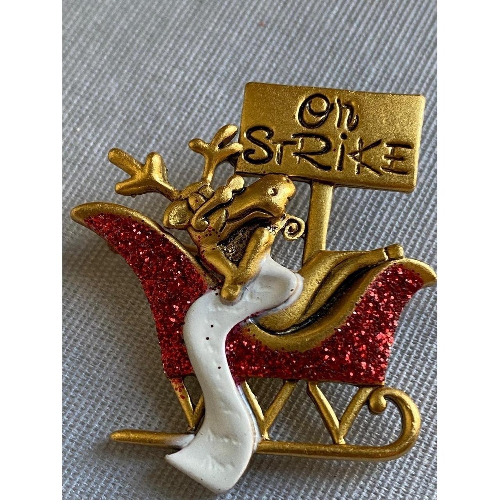 Brooch Pin Enamel Reindeer Seigh On Strike Bag Purse Bling